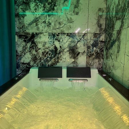 Studio Avec Jaccuzzi Saintry-sur-Seine 外观 照片
