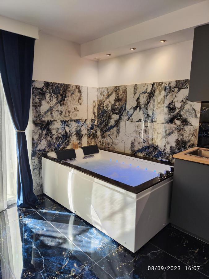 Studio Avec Jaccuzzi Saintry-sur-Seine 外观 照片
