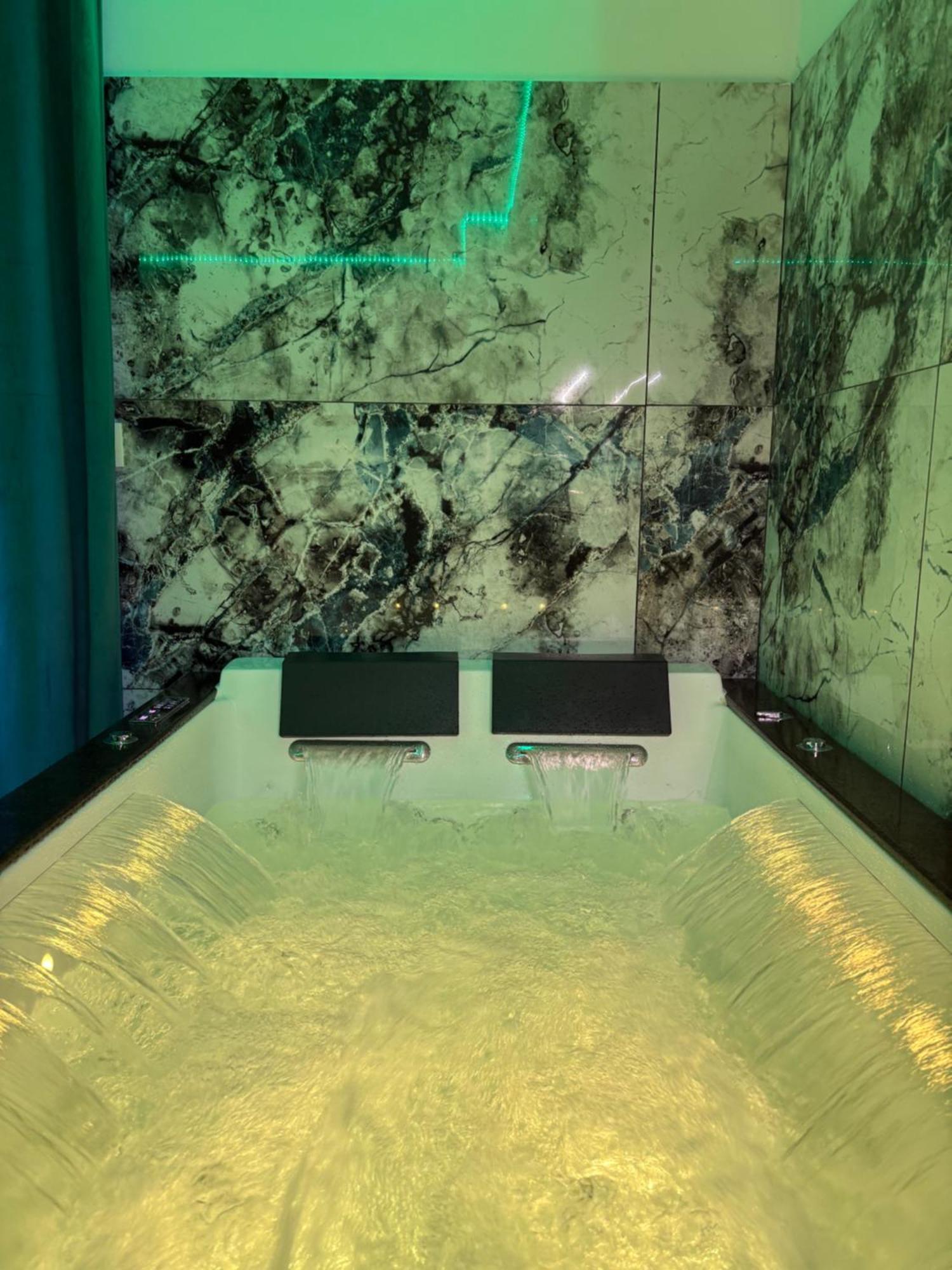 Studio Avec Jaccuzzi Saintry-sur-Seine 外观 照片